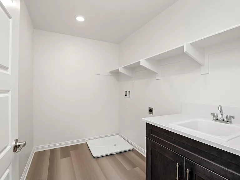2522 Blackbird Gln — Photo 36