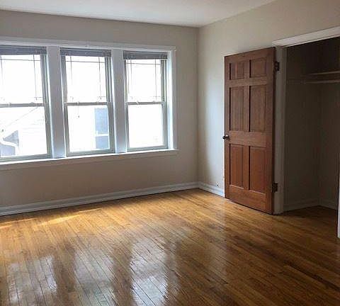 5th image of 1914 W Lunt Ave #2