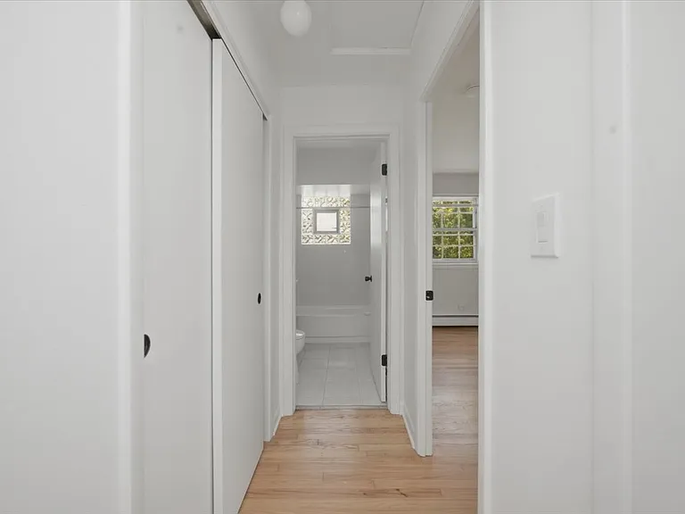 1725 Howard Ave W #201 — Photo 6