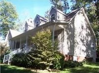 1882 Nails Ck Rd, Burns, TN 37029