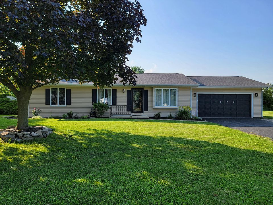 1st image of 1972 Oakview Dr