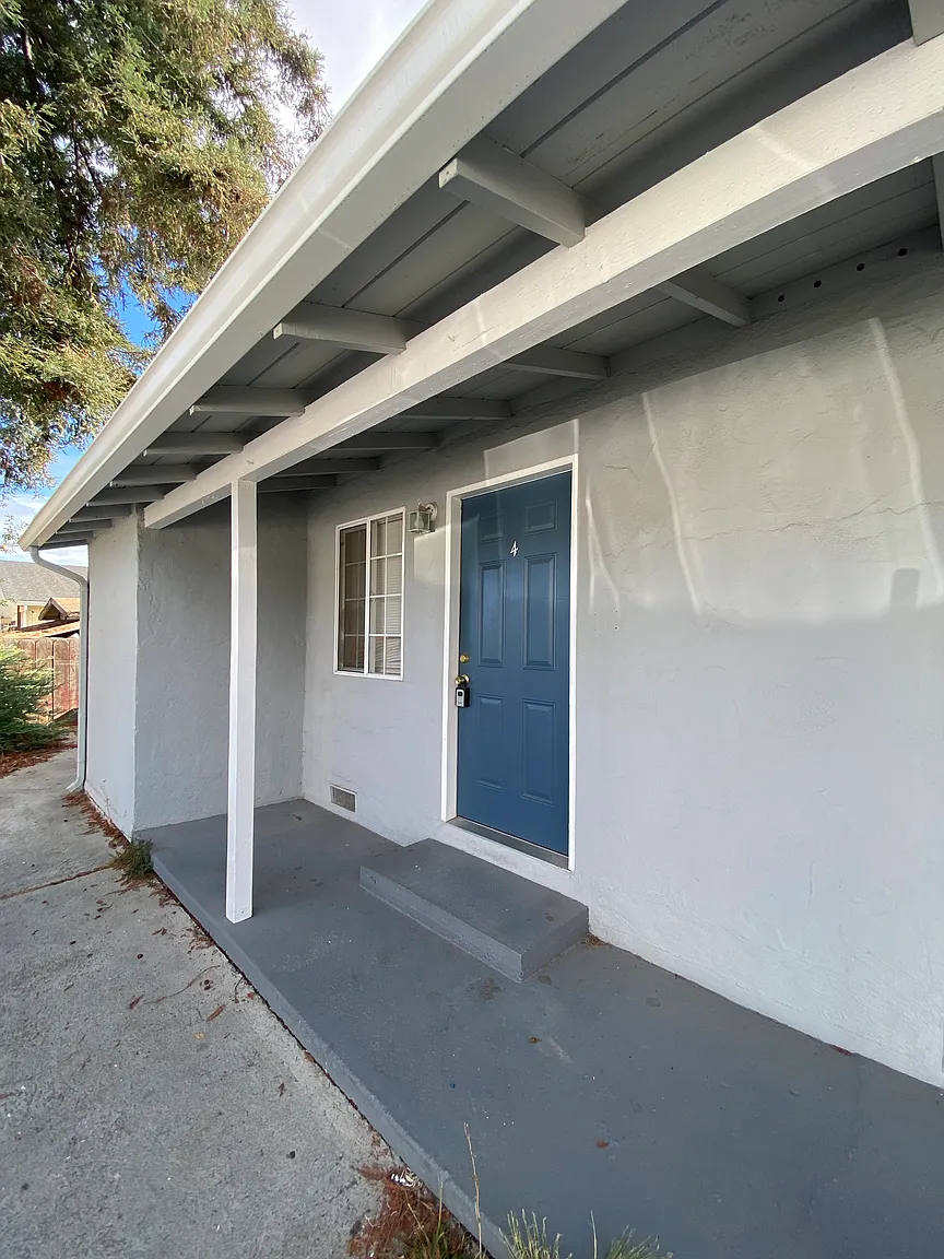 2819 Curtis Ave #4 photo 1