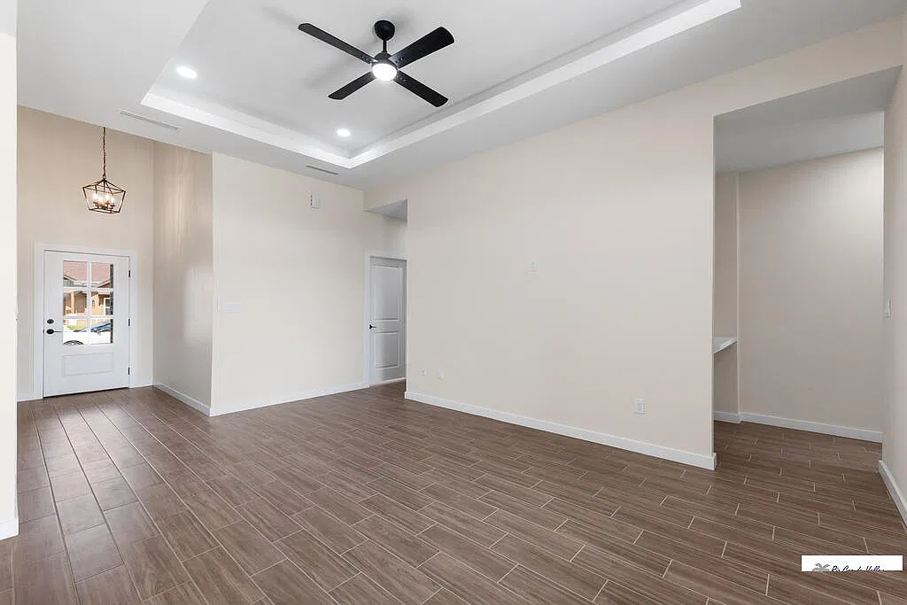 3 bed, 2.5 bath, 1492 sqft, $2,450 — Photo 2