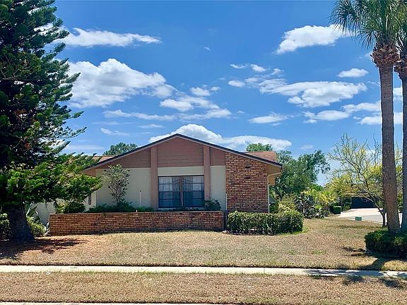 2nd image of 10318 Landmark Dr