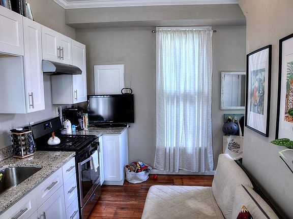 3rd image of 76 W Starr Ave #C