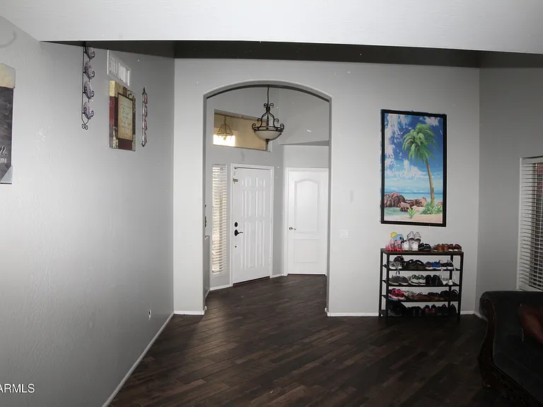 38103 N Bonnie Ln — Photo 3
