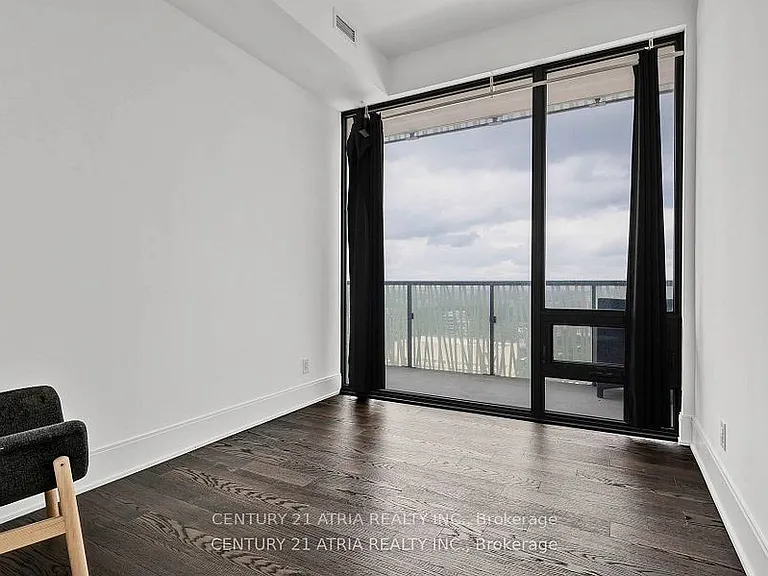 50 Charles St E #4906 — Photo 10