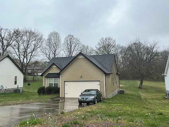 2nd image of 536 Tracy Ln