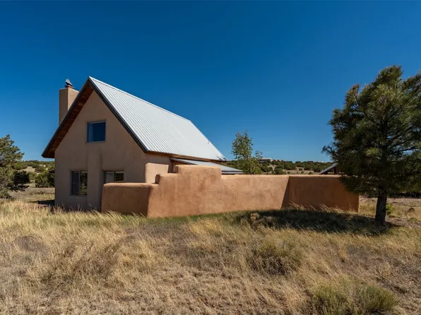 38 Old Rd, Lamy, NM 87540