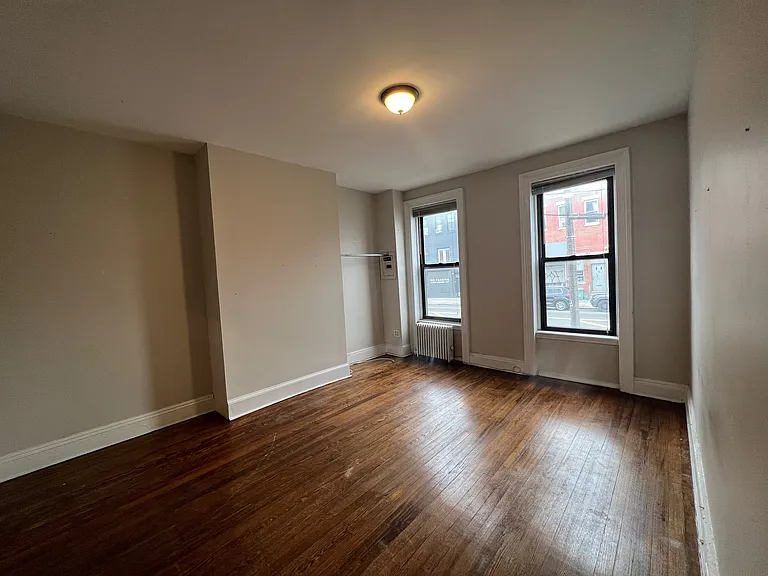 306 3rd Ave #2 — Photo 5