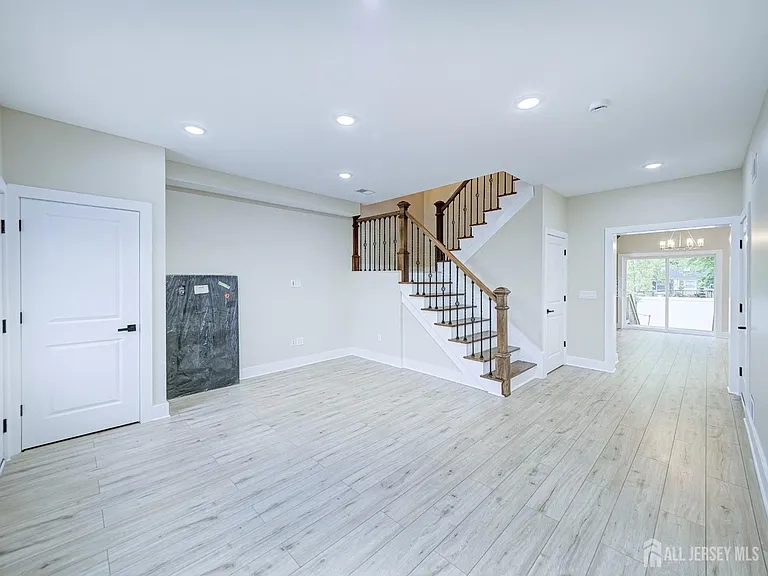 8 Travers Ave #1 — Photo 7