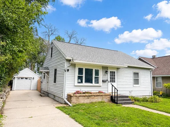 2159 Farnam STREET, La Crosse, WI 54601