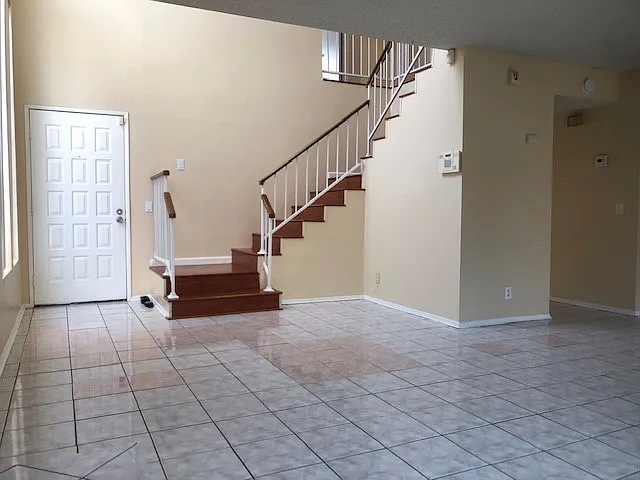 23778 Parkland Ave — Photo 3