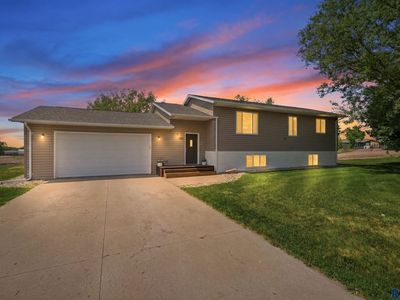400 Sunrise Cir, Garretson, SD, 57030