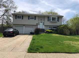 138 Plunkett St, Brentwood, NY 11717