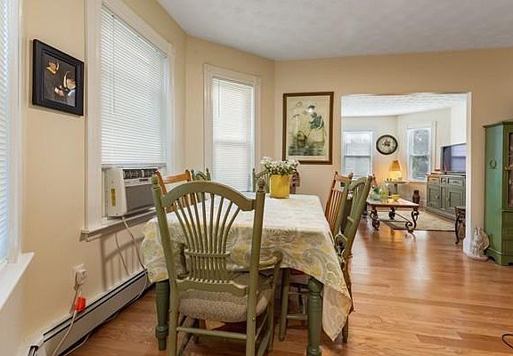 5th image of 119 Trenton St