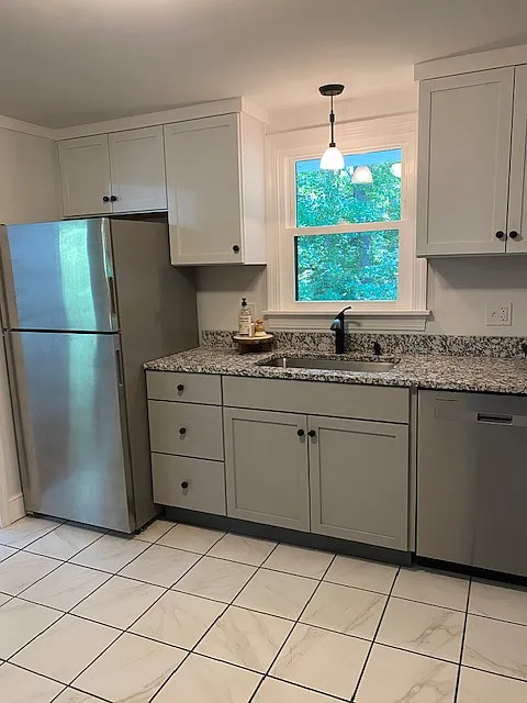 65 Middle Rd #1