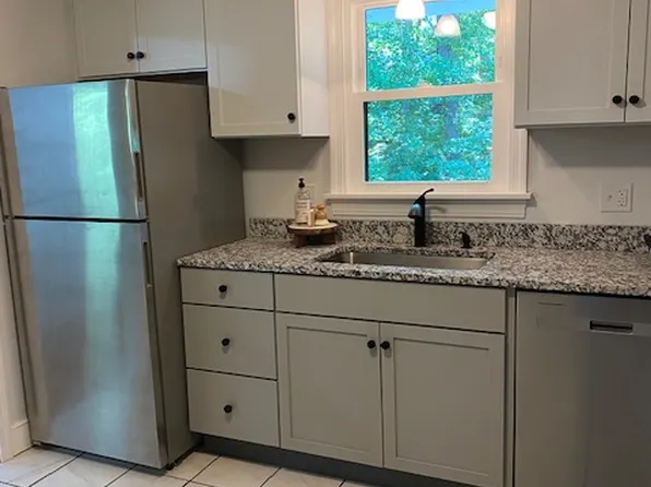 65 Middle Rd #1, Falmouth, ME 04105