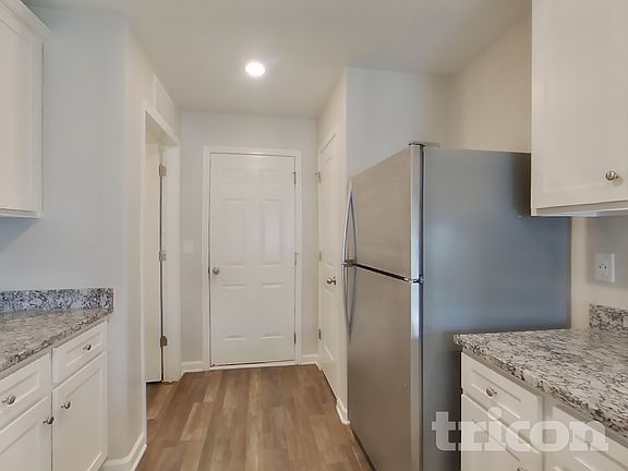 5th image of 315 Kenyon Dr