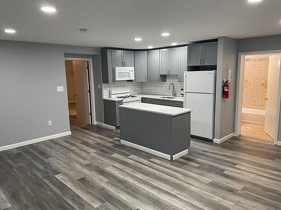 4th image of 81 Delawanna Ave
