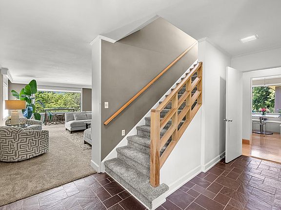 5th image of 910 N 13TH STREET