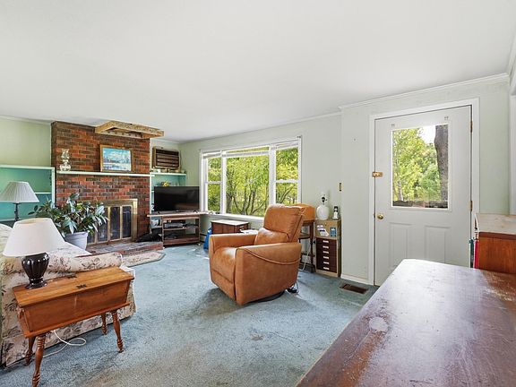 5th image of 114 Merrill Road