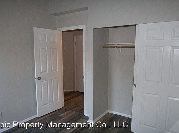 5th image of 1460 E Foxboro Dr #2