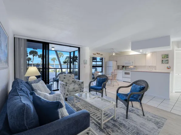 1085 Bald Eagle Dr Unit E207, Naples, FL 34145