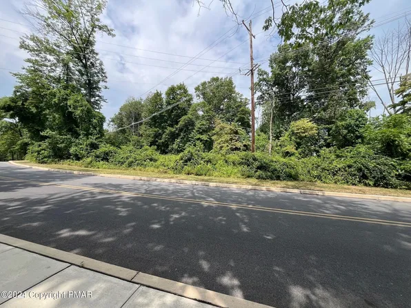 E West St, Wind Gap, PA 18091