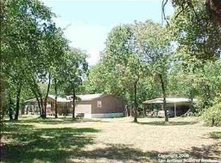 276 Oak View Dr, Lavernia, TX 78121