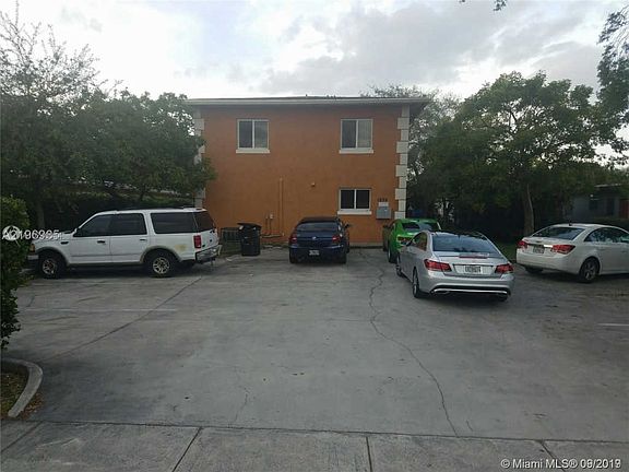 3rd image of 1239 NE 127th St APT A