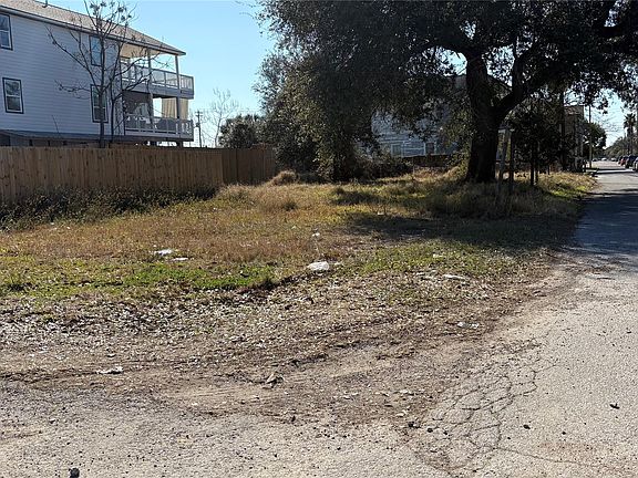 2nd image of 1401 34th St Lot 7