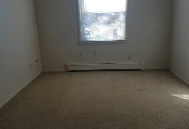 Eastown Villa Apartments — Photo 10