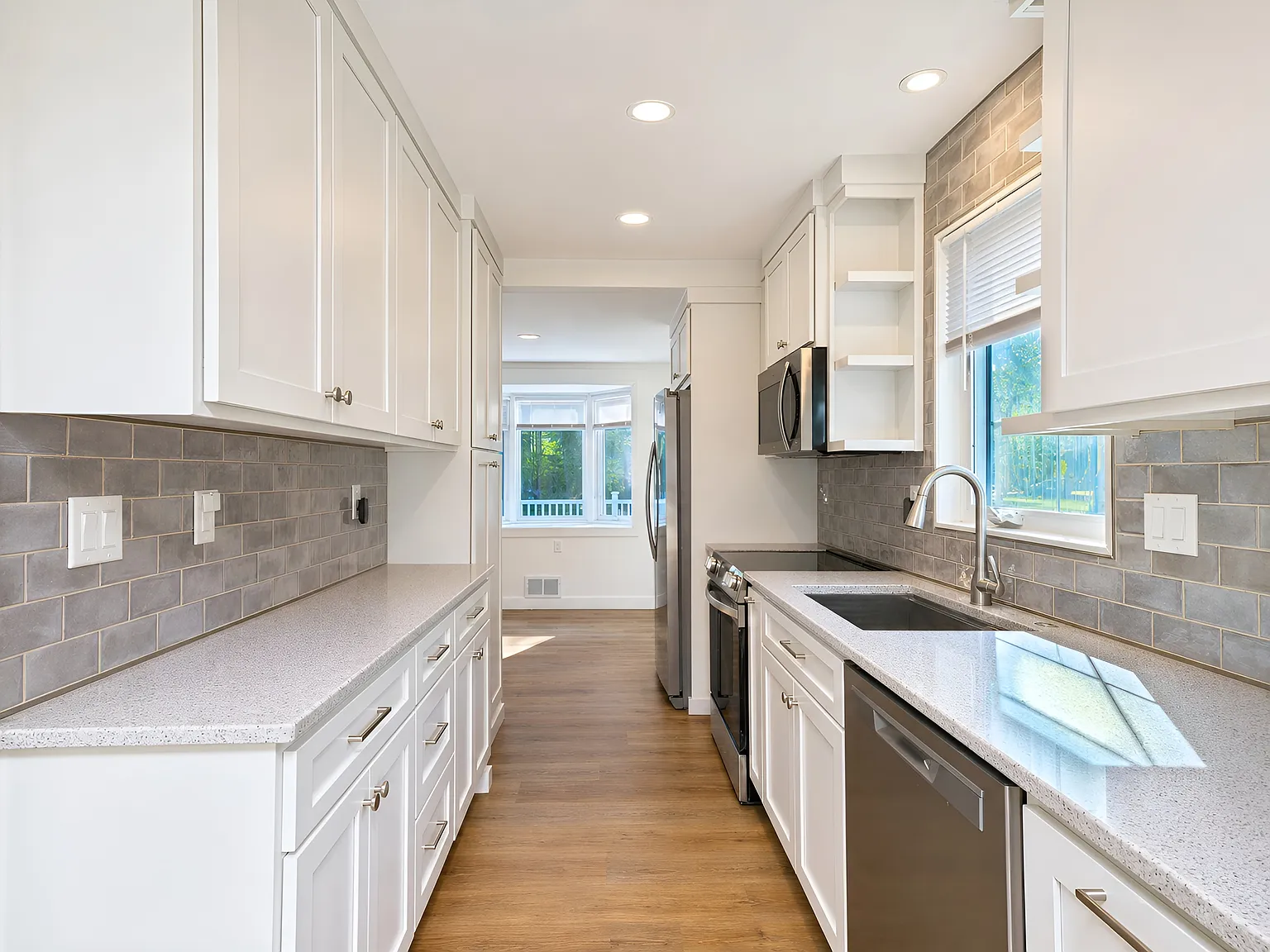 4 bed, 1976 sqft, $2,250 — Photo 4