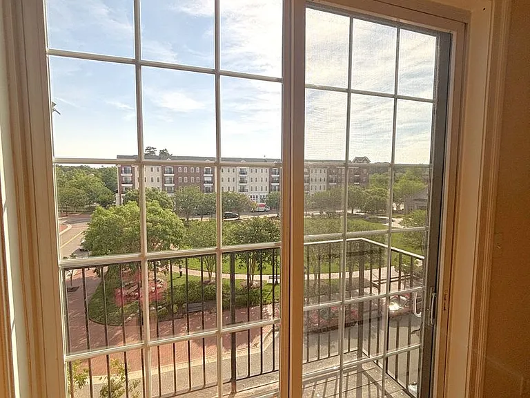 5215 Center St #404 — Photo 7