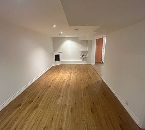 4th image of 686 Sammon Ave #Basement