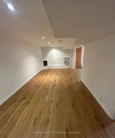 686 Sammon Ave #BASEMENT — Photo 4