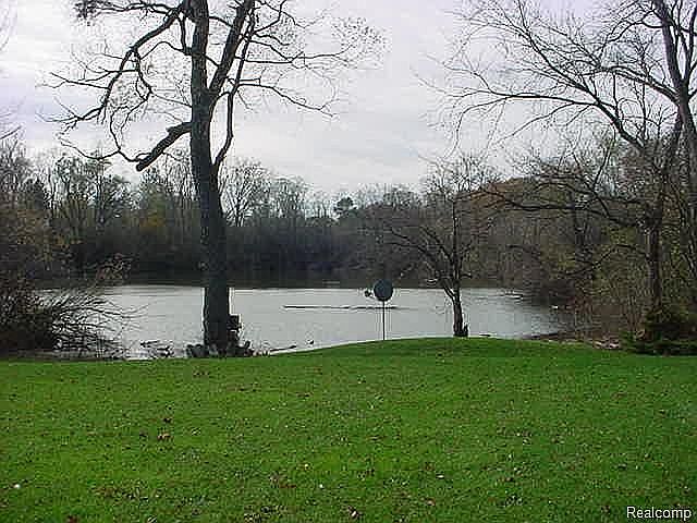 1st image of 1875 Lakeview Ct