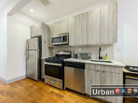 3rd image of 336 Chauncey St #2L