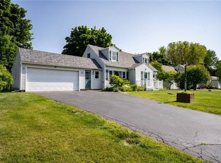 652 Adeline Dr, Webster, NY