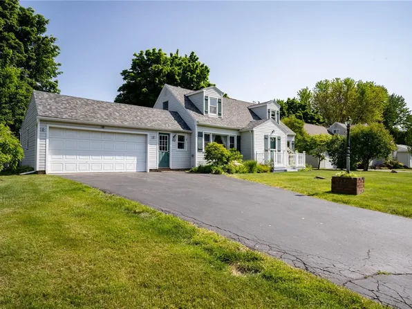 652 Adeline Dr, Webster, NY 14580