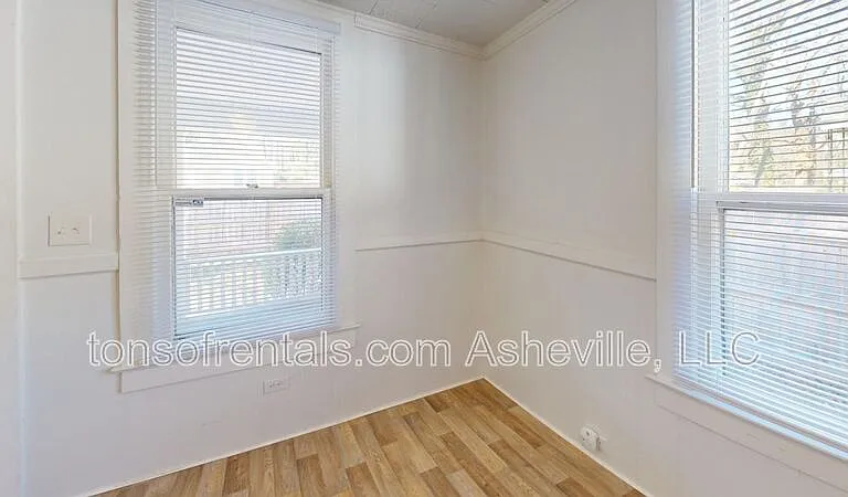 326 Spring St #A — Photo 13