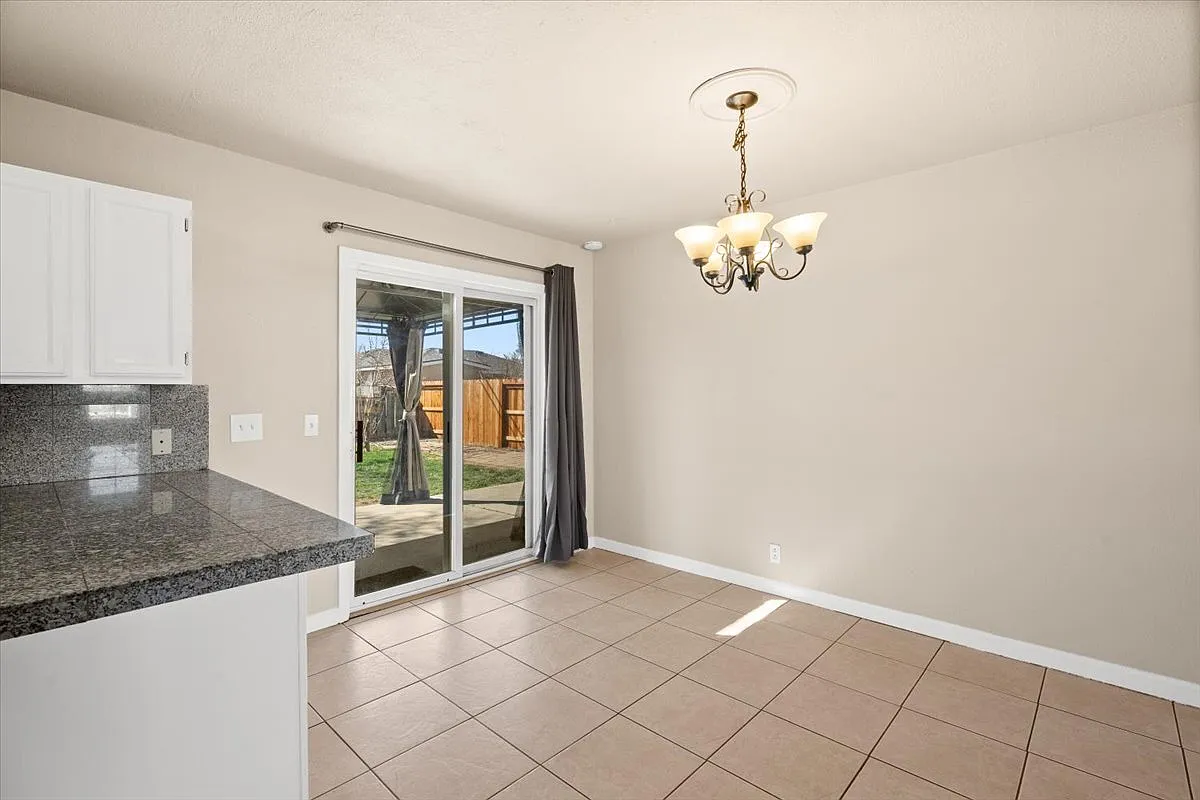 3 bed, 1.0 bath, $2,350 — Photo 2