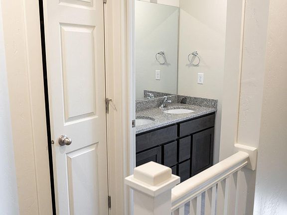 4th image of 4411 S Garden Dr
