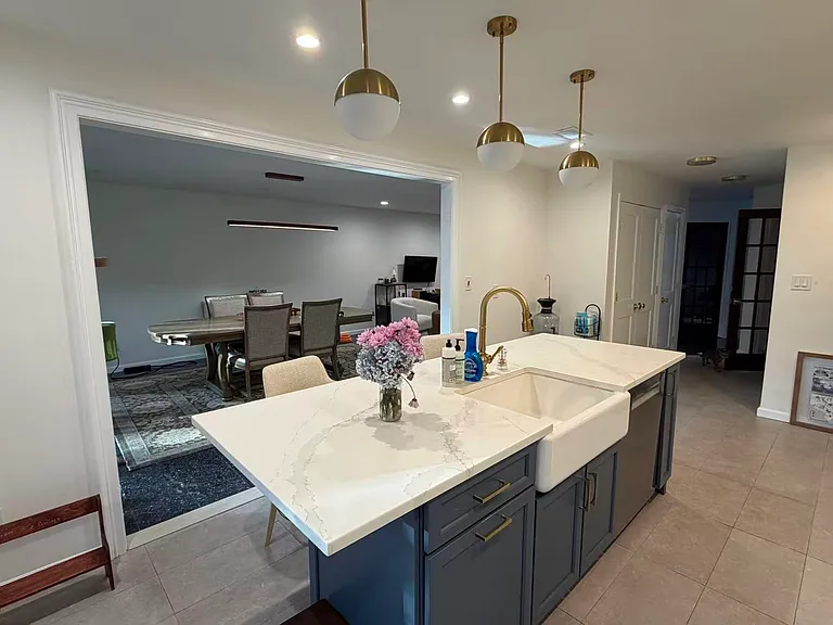 137 Foxwood Dr — Photo 3