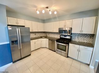 5 Cardinal Ln, Newton, NJ 07860