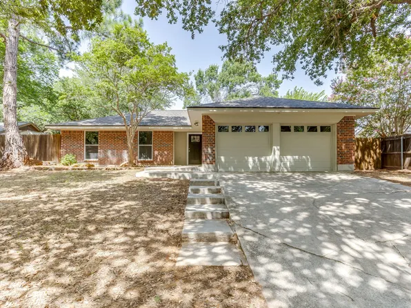 2709 Springbrooke Dr, Hurst, TX 76054