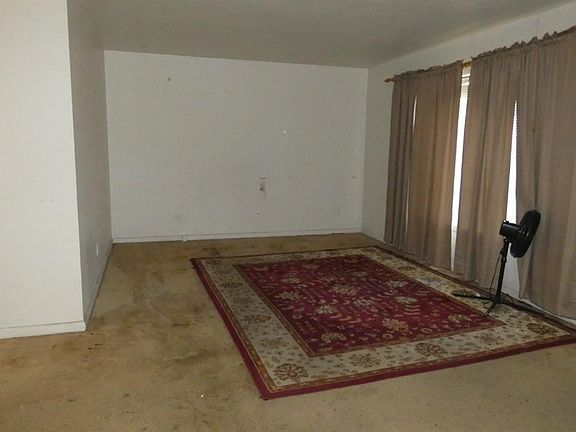 4th image of 1634 NW 25th St