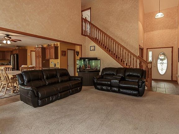 5th image of 132 Huntington Woods Dr
