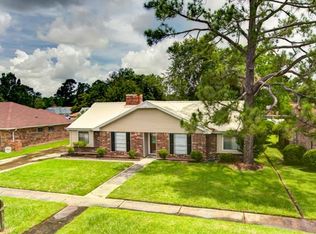 402 Rustling Pine Dr, Slidell, LA 70458